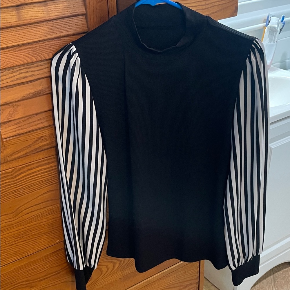 SHEIN Black Long Sleeve Top